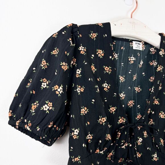 Cotton On Short Puff Sleeve Crop Top Medium Black Floral Boho Festival Tie Front - Picture 3 of 5